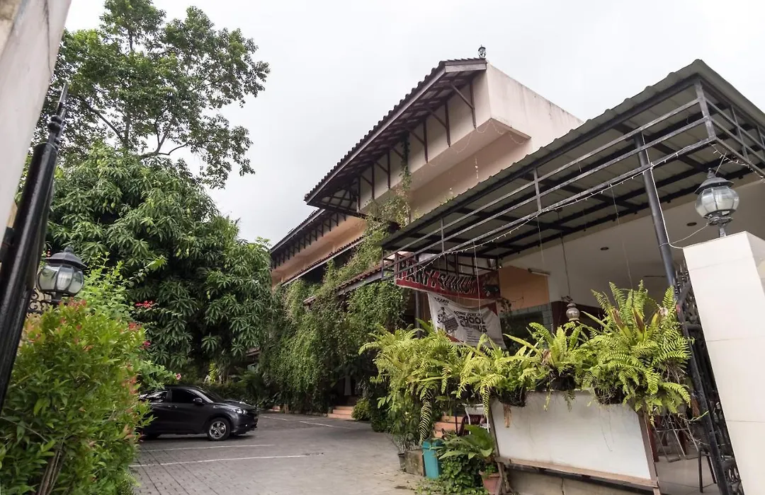 Collection O Near University Of Sumatera Utara Formerly Huber Apartment-1